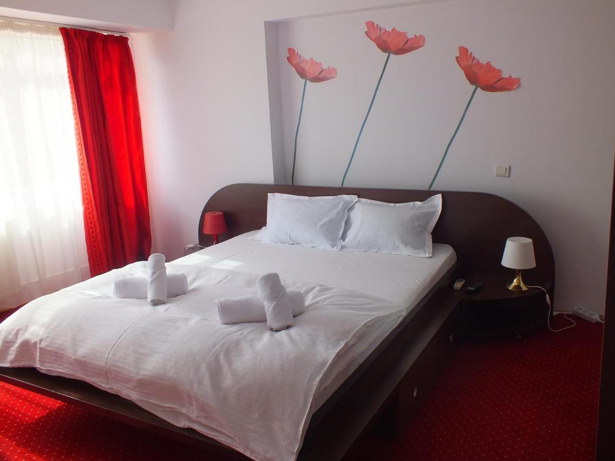 Alba Iulia Square - Apartments And Studios Bukarest Eksteriør billede
